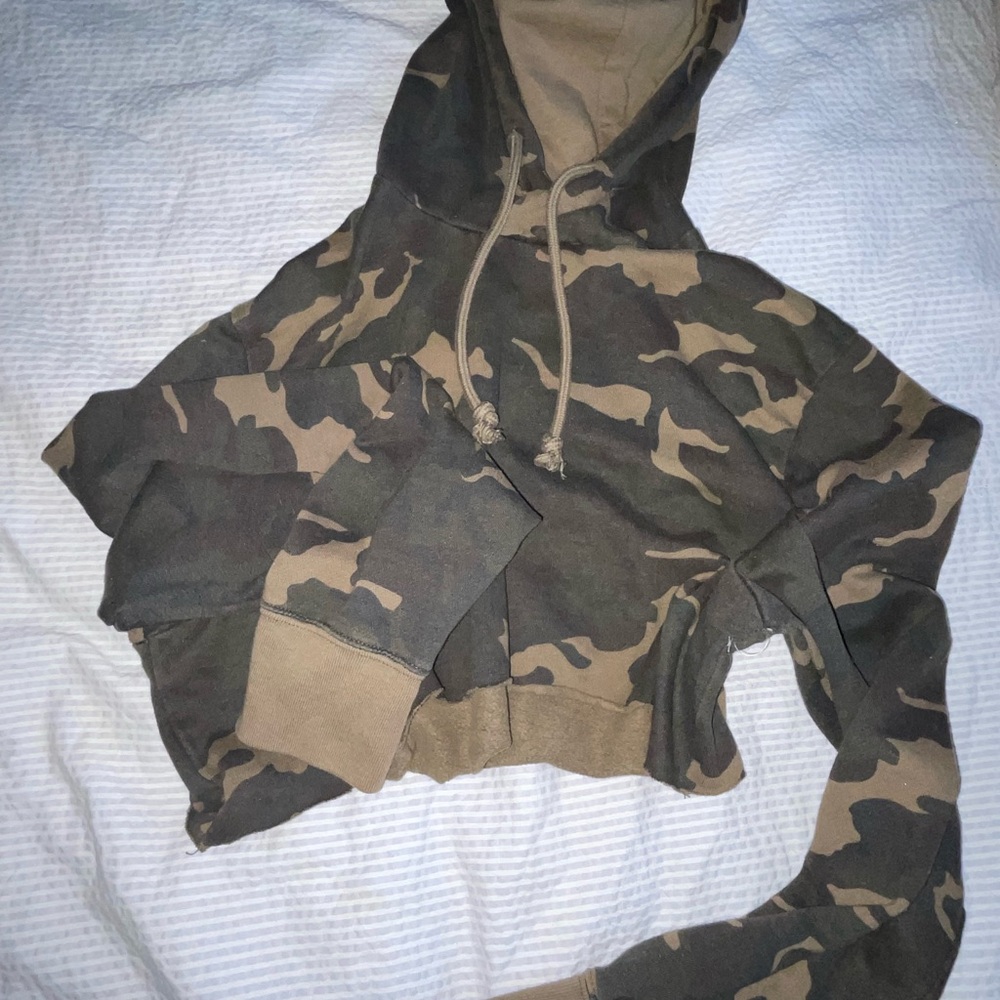 Camouflage Cropped Hoodie